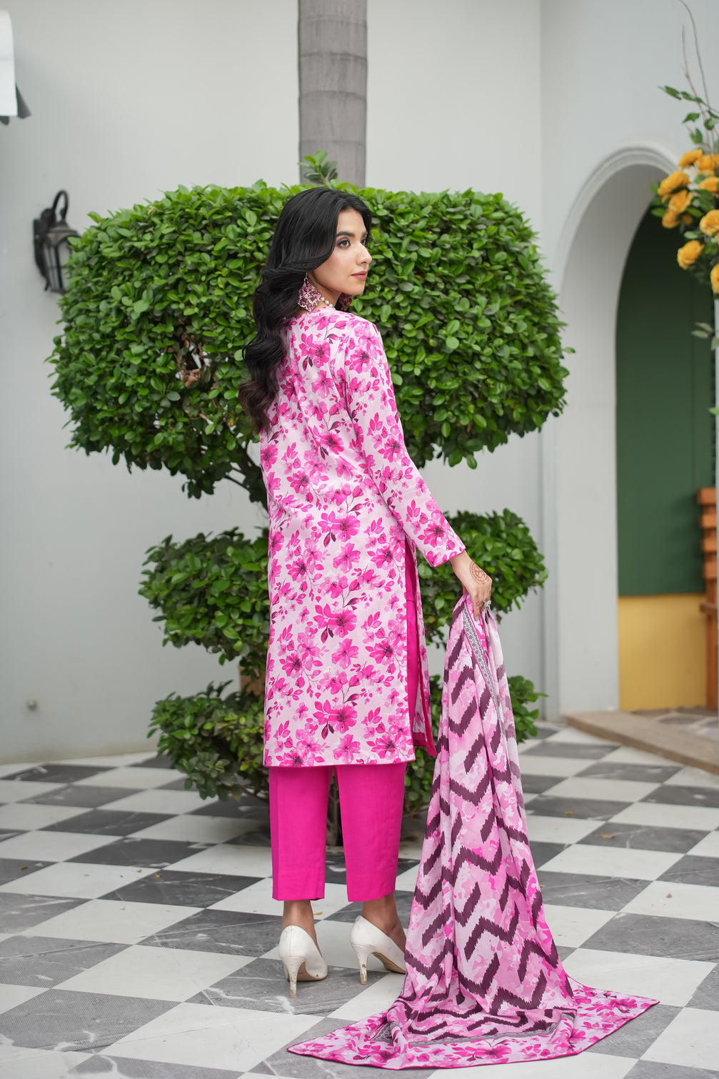 Pink Rose Printed 3-Piece Suit (Premium Lawn)