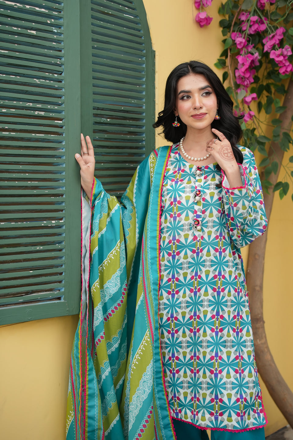 Zarnish Rose Bloom Printed 3-Piece Suit (Premium Lawn)