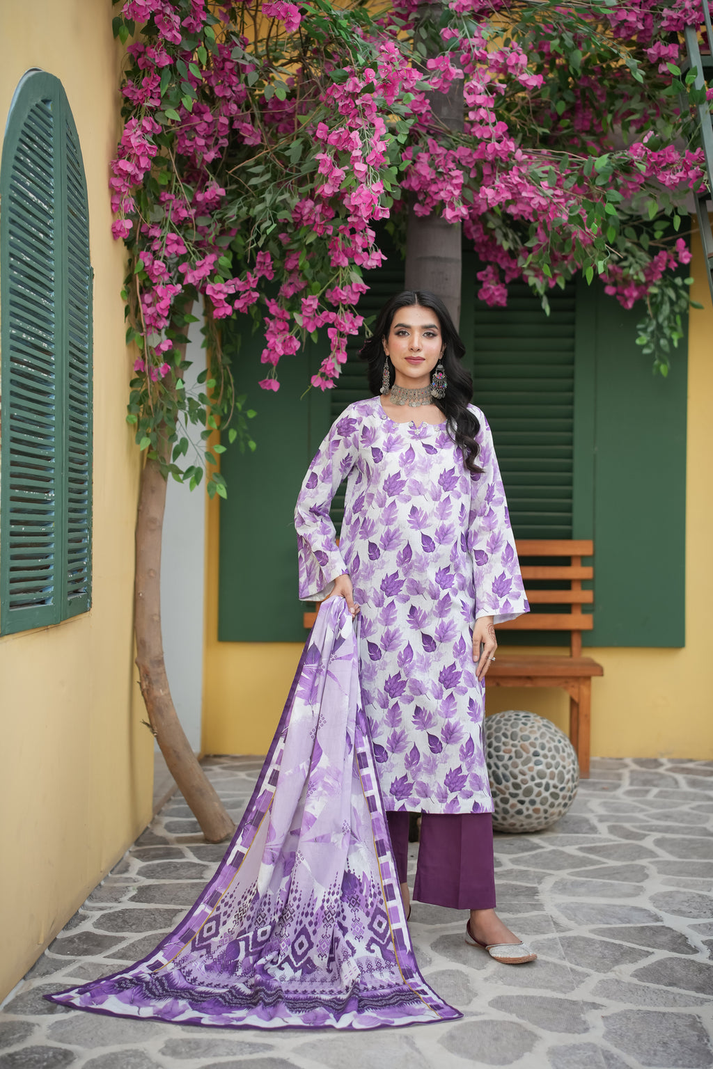 Zarnish Rose Garden Printed 3-Piece Suit (Premium Lawn)